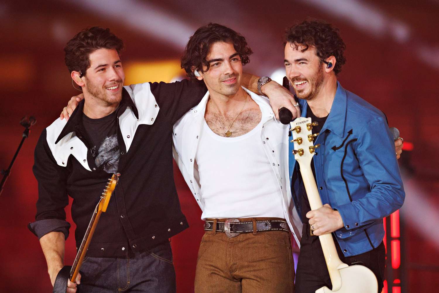 JONAS BROTHERS