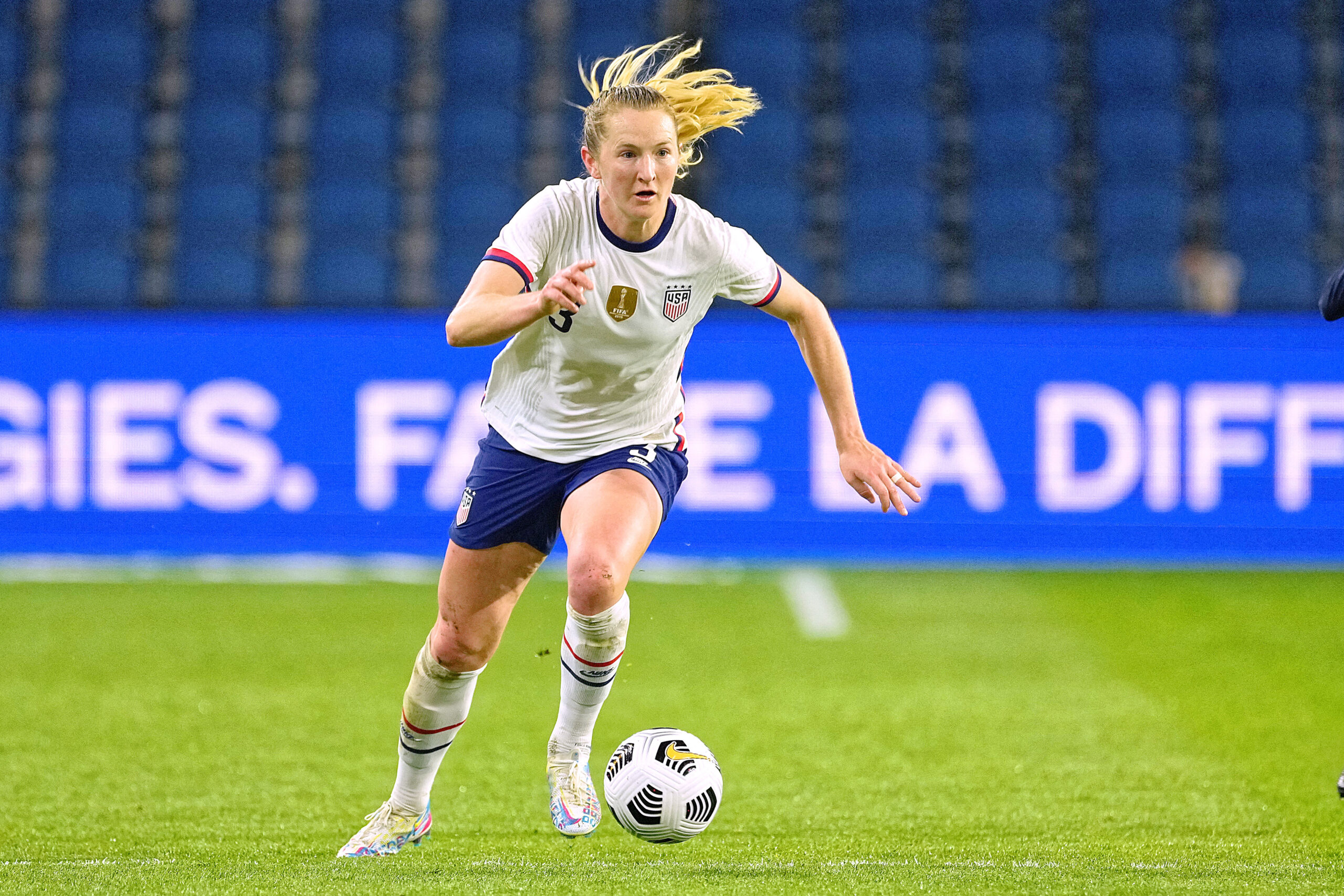 SAM MEWIS