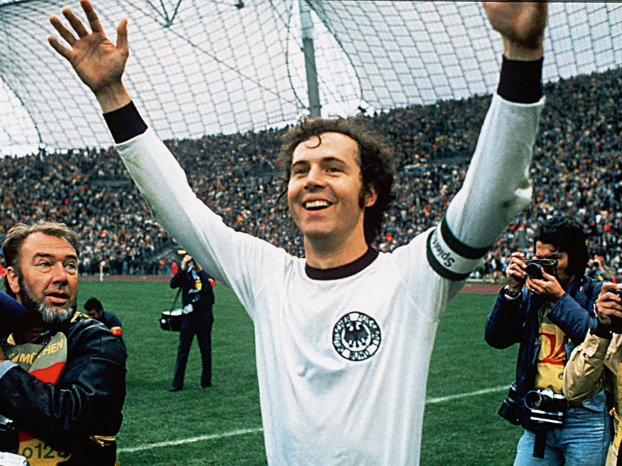 FRANZ BECKENBAUER