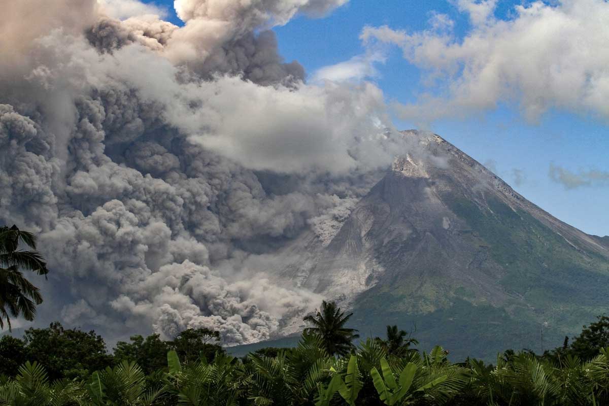 VOLCÁN MERAPI