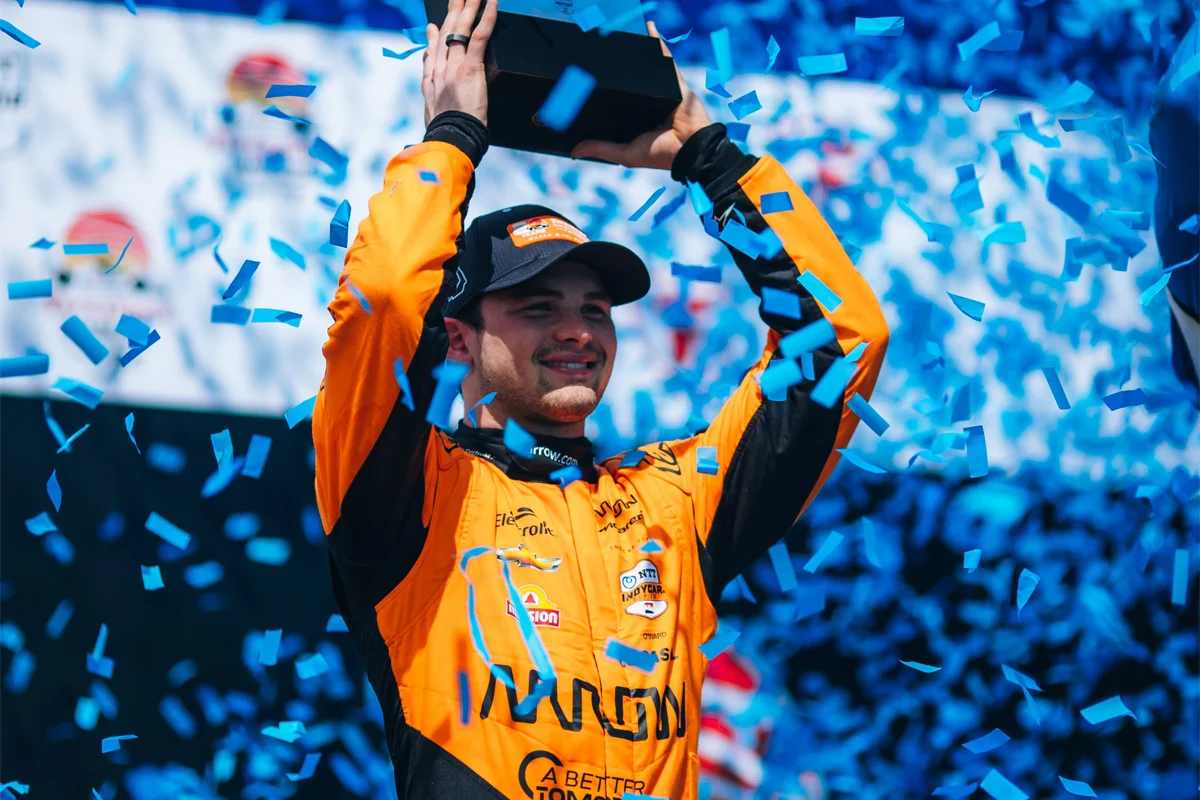 Pato O'Ward se corona en St. Petersburg tras la descalificación de Josef Newgarden