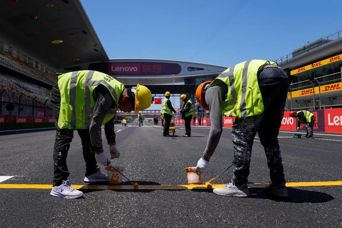 Revelan asfalto "pintado" en el circuito de Shanghai previo al GP de China