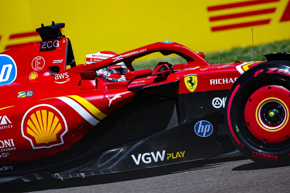 Charles Leclerc lidera los Libres 1 en el GP de Emilia Romagna de F1