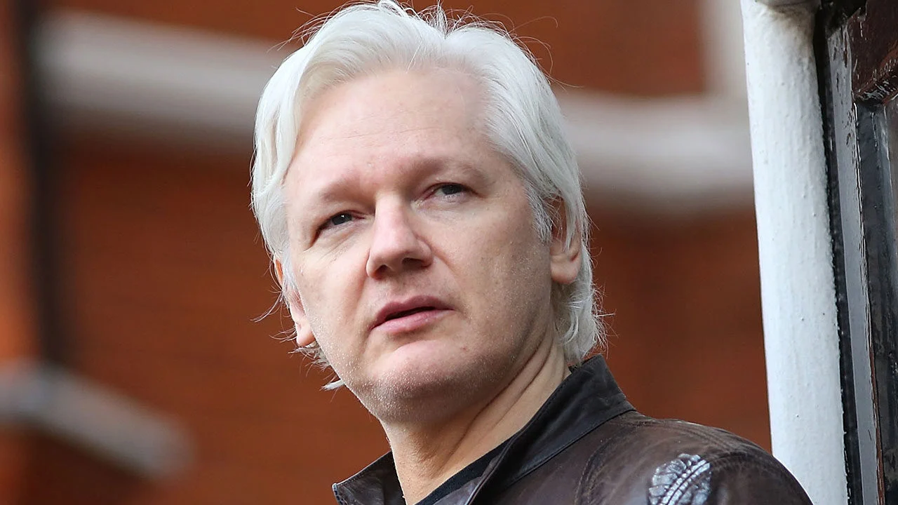 Julian Assange de Wikileaks puede apelar su extradición a EU por espionaje