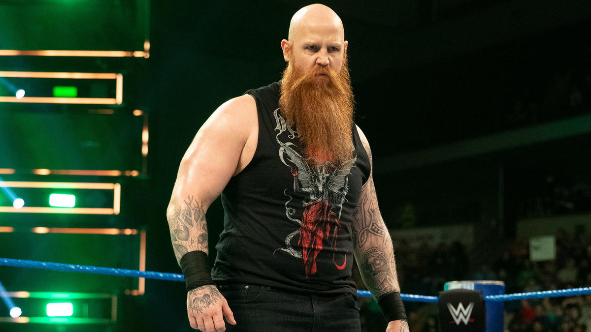 WWE: Erick Rowan regresa a la compañía