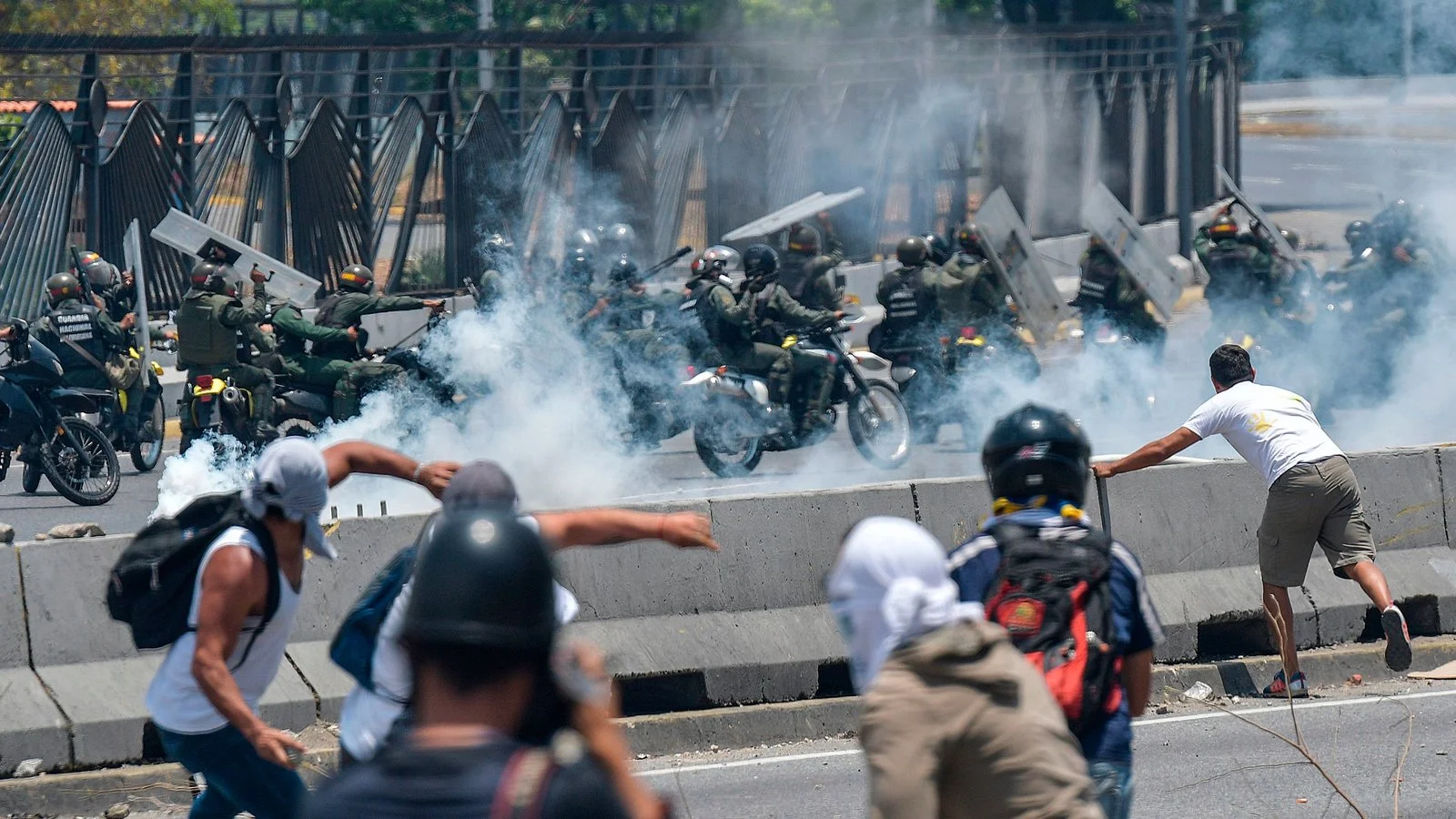 Protestas en Venezuela contra presidencia de Nicolás Maduro registran tres muertos