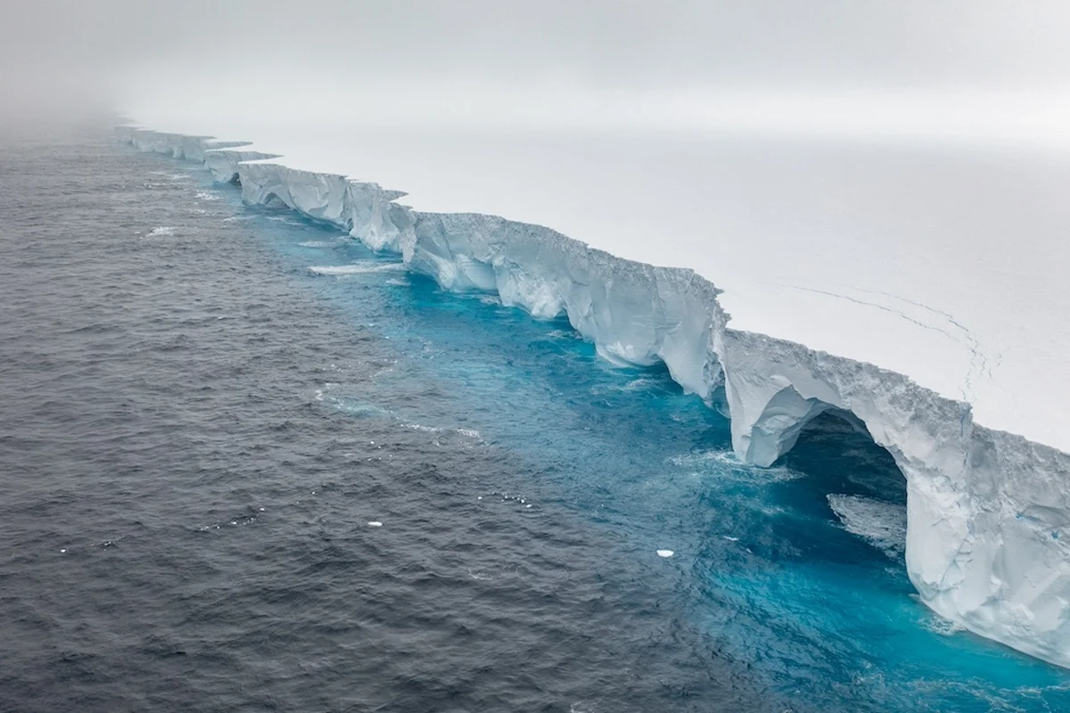 A23a: el iceberg más grande del mundo está atrapado dando vueltas en bucle