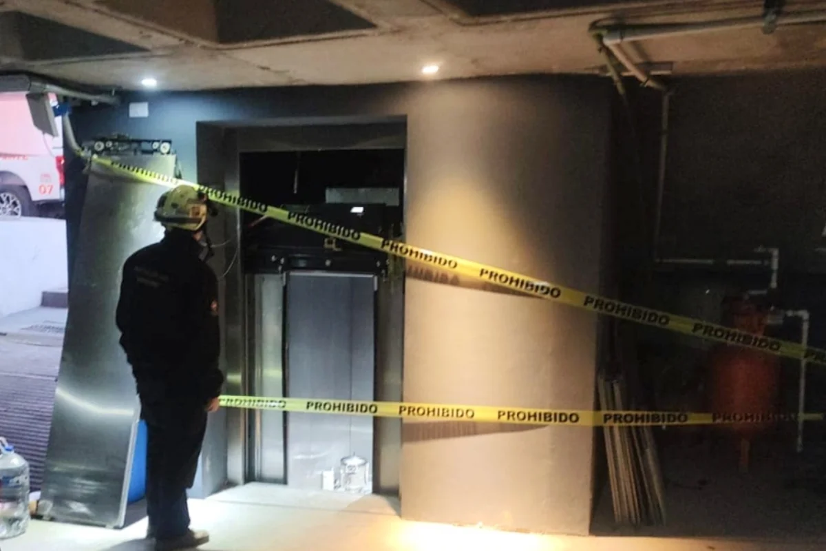 Saldo de un fallecido deja colapso de un elevador en la Alcaldía Coyoacán