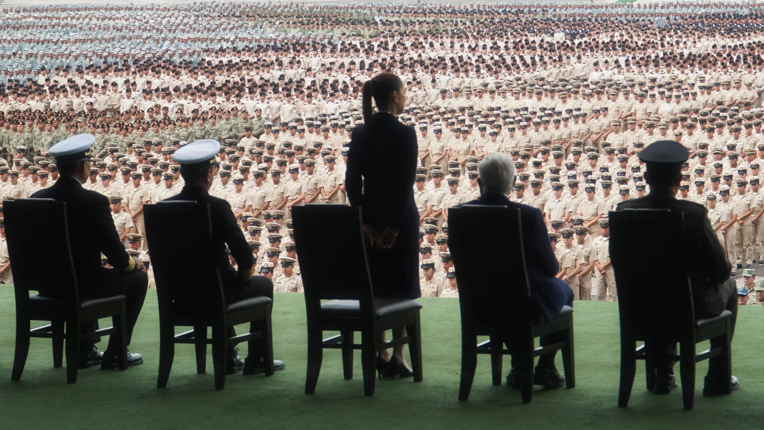 AMLO presenta a Claudia Sheinbaum frente a las fuerzas armadas