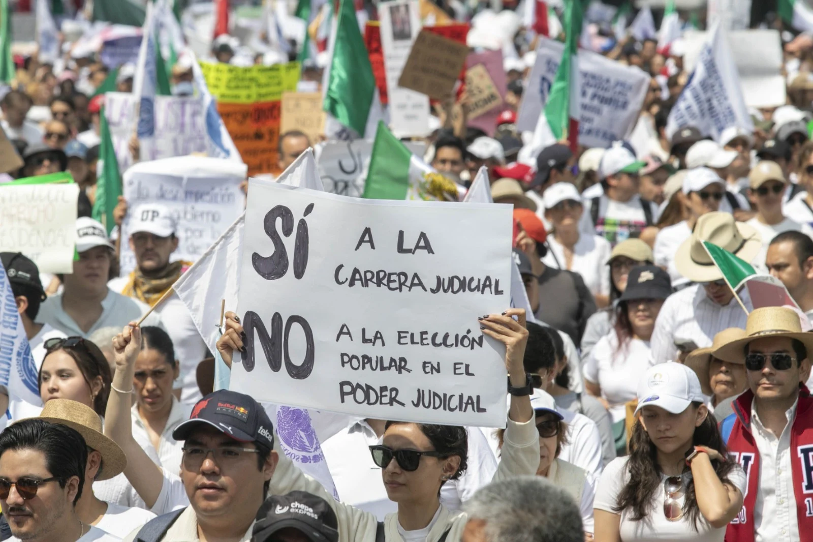 Continúan protestas y bloqueos contra aprobación de la Reforma Judicial en CDMX