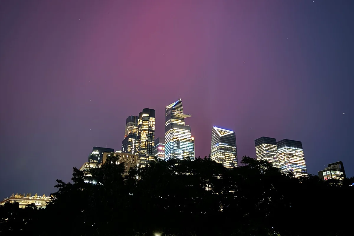 Auroras Boreales iluminan los cielos de América y Europa tras poderosa tormenta solar