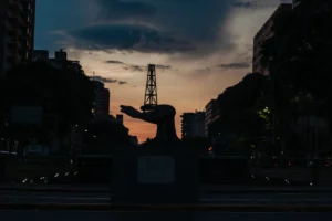 Trump ordena bloqueo a petroleros de Venezuela